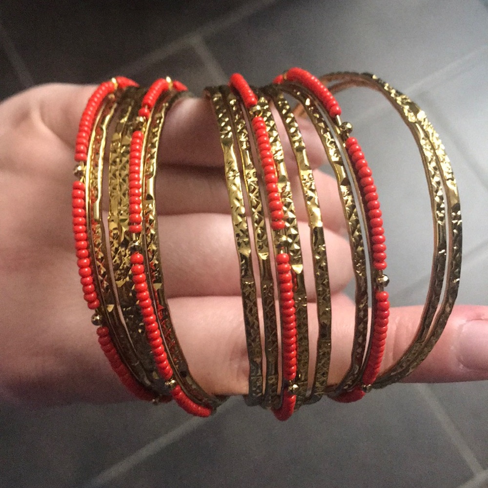 Amrita Singh bangle set